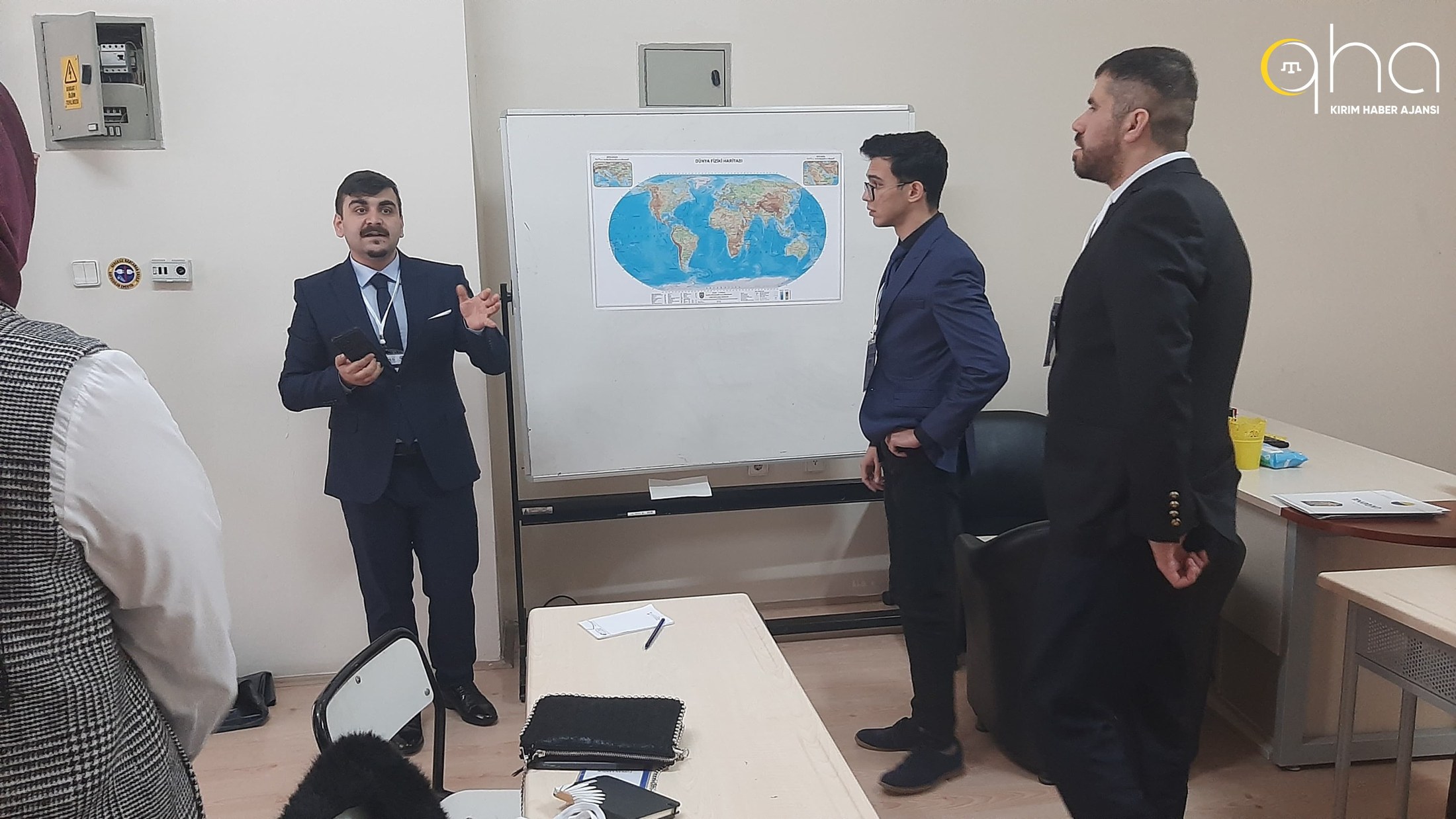 VI. Diplomasi Zirvesinde heyet görüşmesi