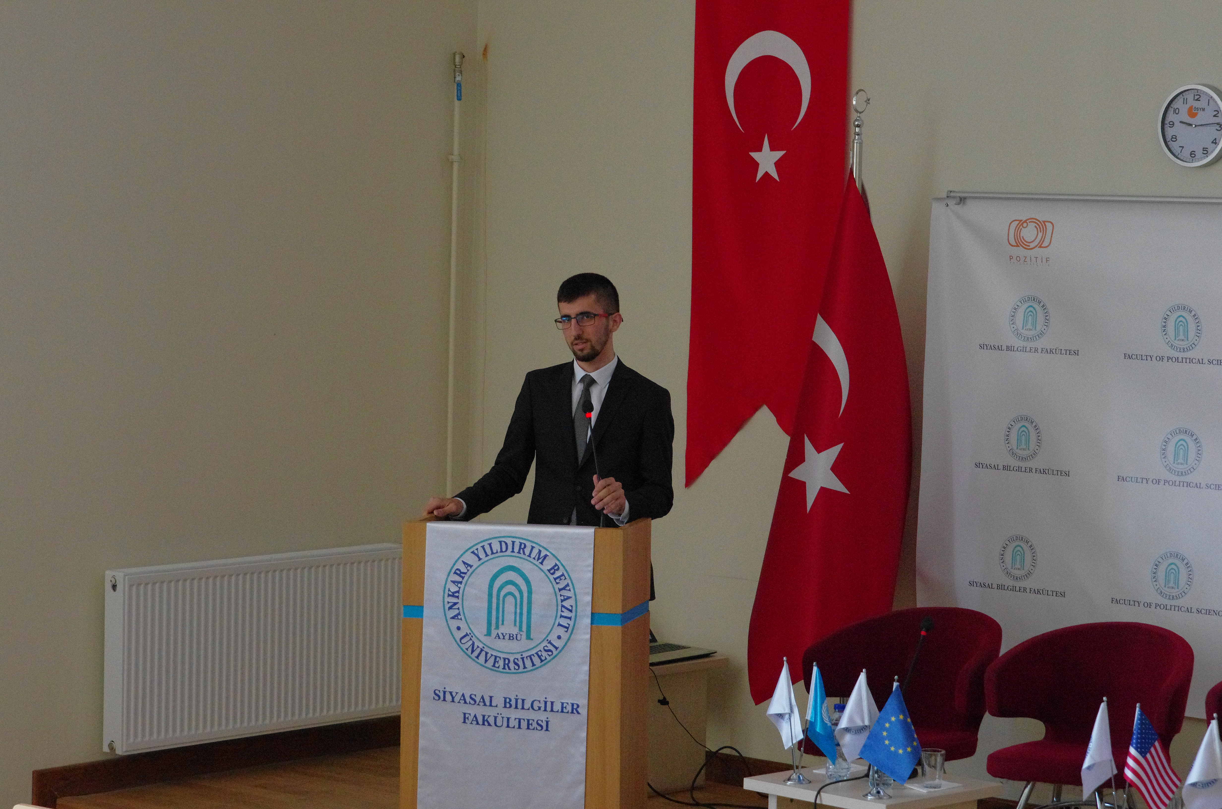 Zirve oturumundan arşiv karesi. Diplomasi Simülasyonu arşivi.